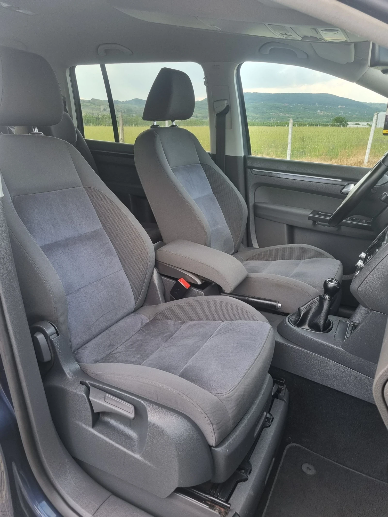 VW Touran 2.0tdi 140к.с Highline - изображение 10
