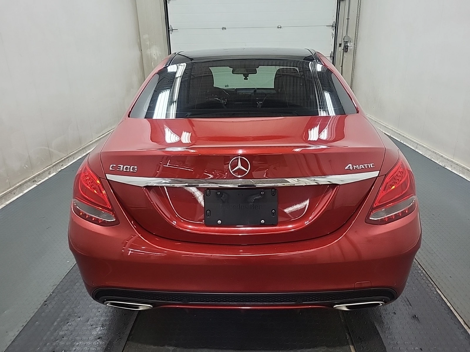 Mercedes-Benz C 300 4MATIC* BURMASTER* PANO* CARFAX*  - изображение 3