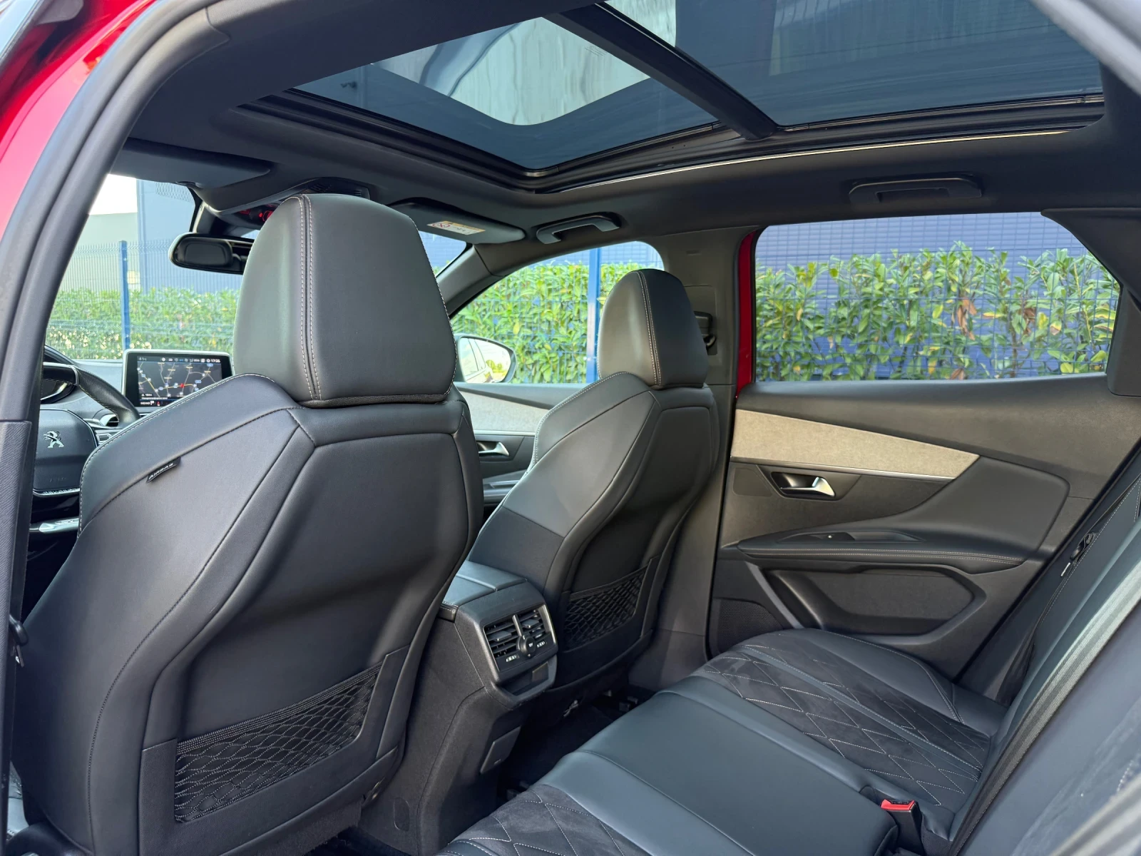 Peugeot 3008 2.0BLUEHDI-2019/GT-LINE 105 000км/ПЪЛ.СЕРВ.ИСТОРИЯ - изображение 10