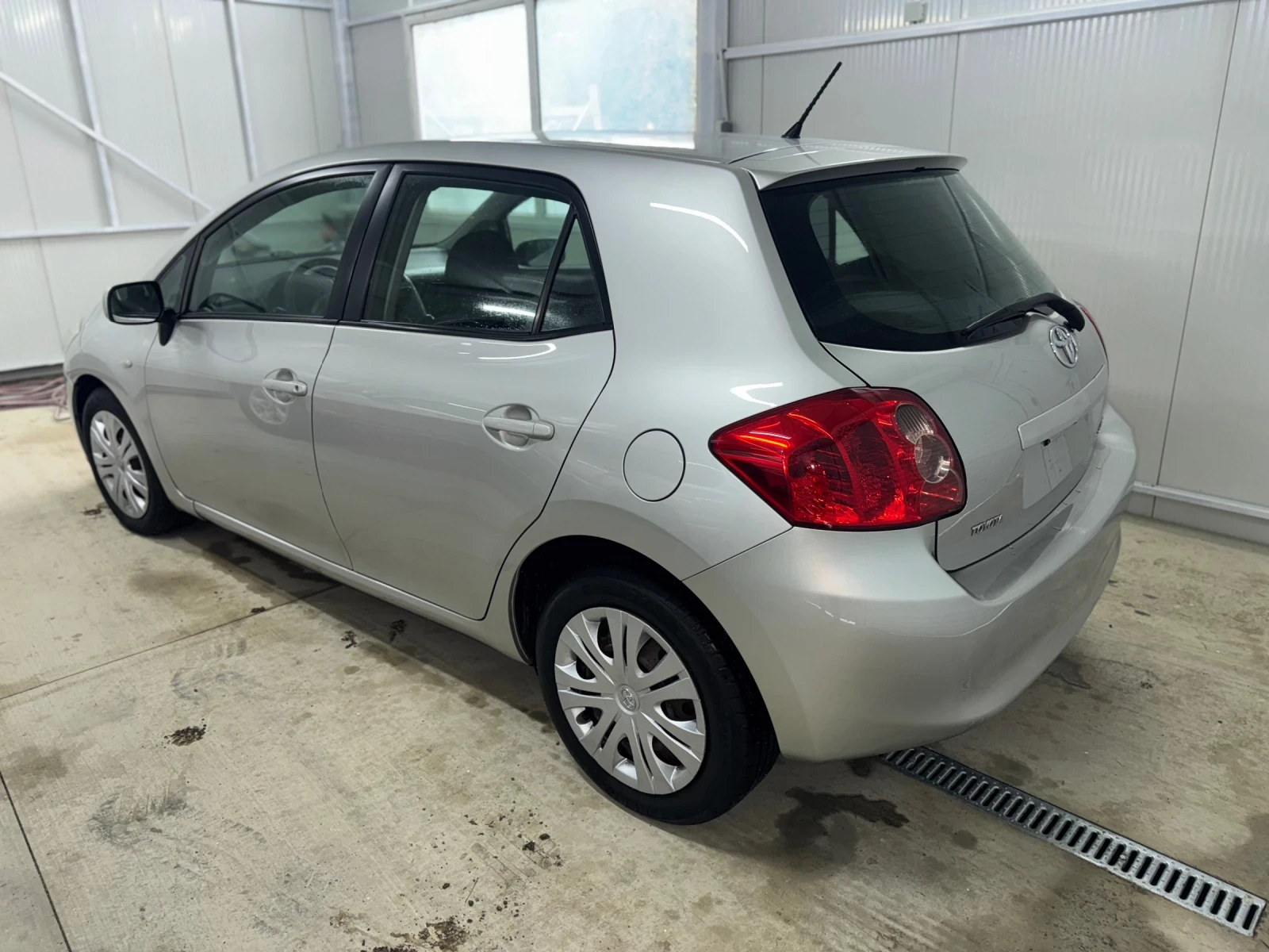 Toyota Auris 1.4d4d AUTOMATIC  - изображение 5