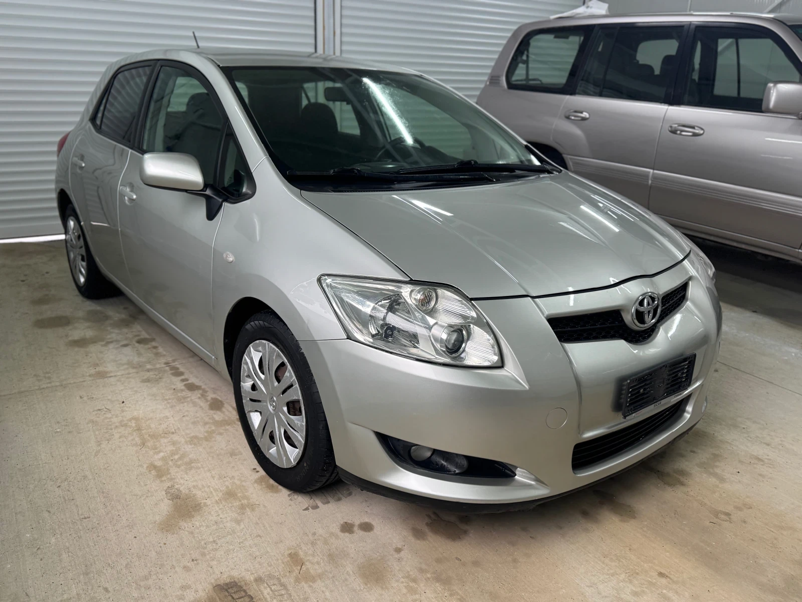 Toyota Auris 1.4d4d AUTOMATIC  - изображение 3