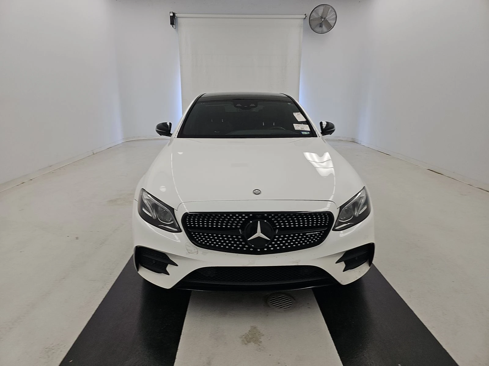 Mercedes-Benz E 43 AMG DIGITAL* BURMASTER* DISTRONIK* МАСАЖ* ОБДУХ* 360*  - изображение 2