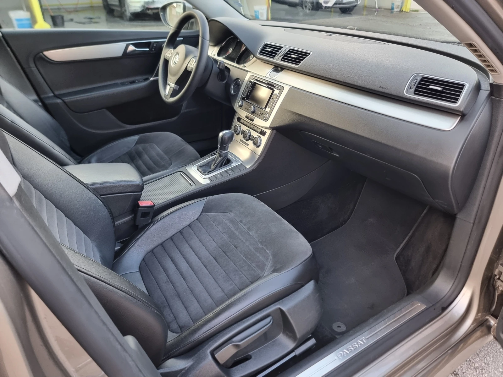 VW Passat 2.TDI* AVTOMAT* LED*  | Mobile.bg   12