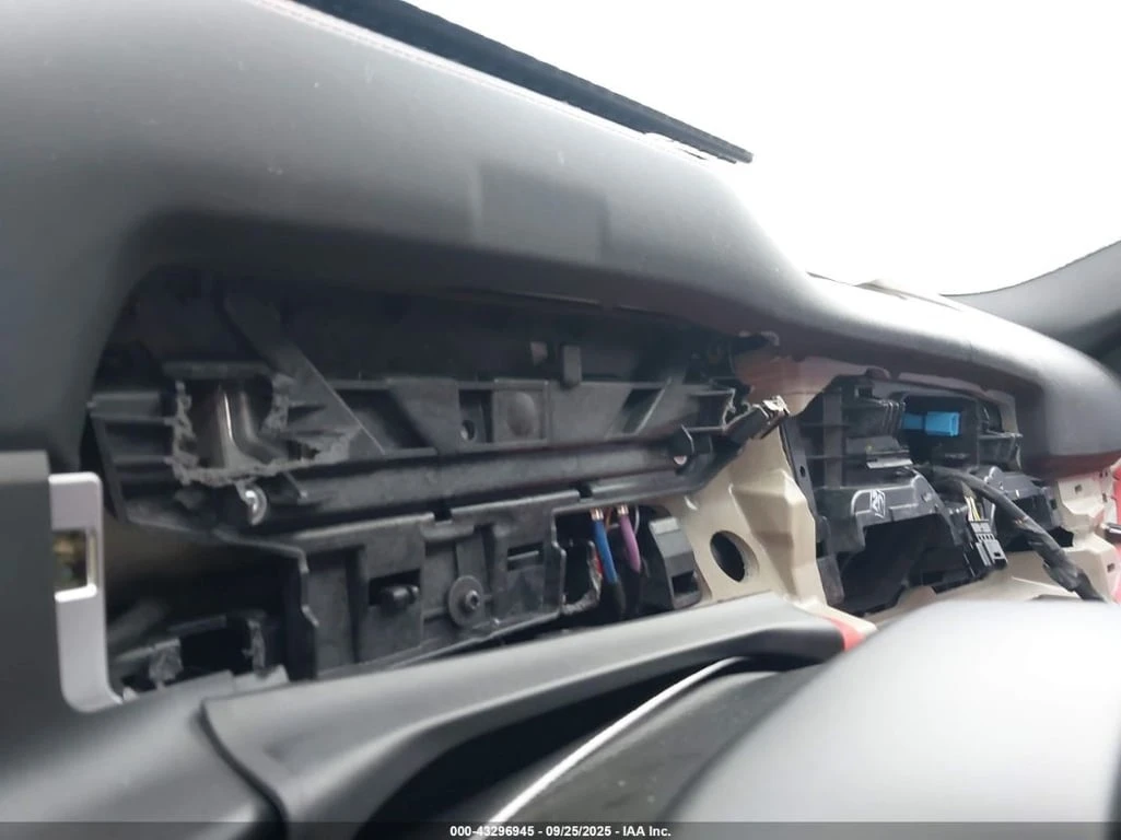 BMW M3 * COMPETITION XDRIVE * CARFAX * БЕЗ ПЪРВОНАЧАЛНА В - изображение 7