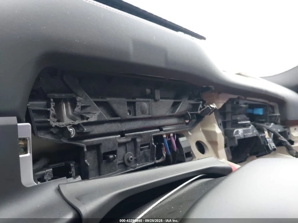 BMW M3 * COMPETITION XDRIVE * CARFAX *    | Mobile.bg   15