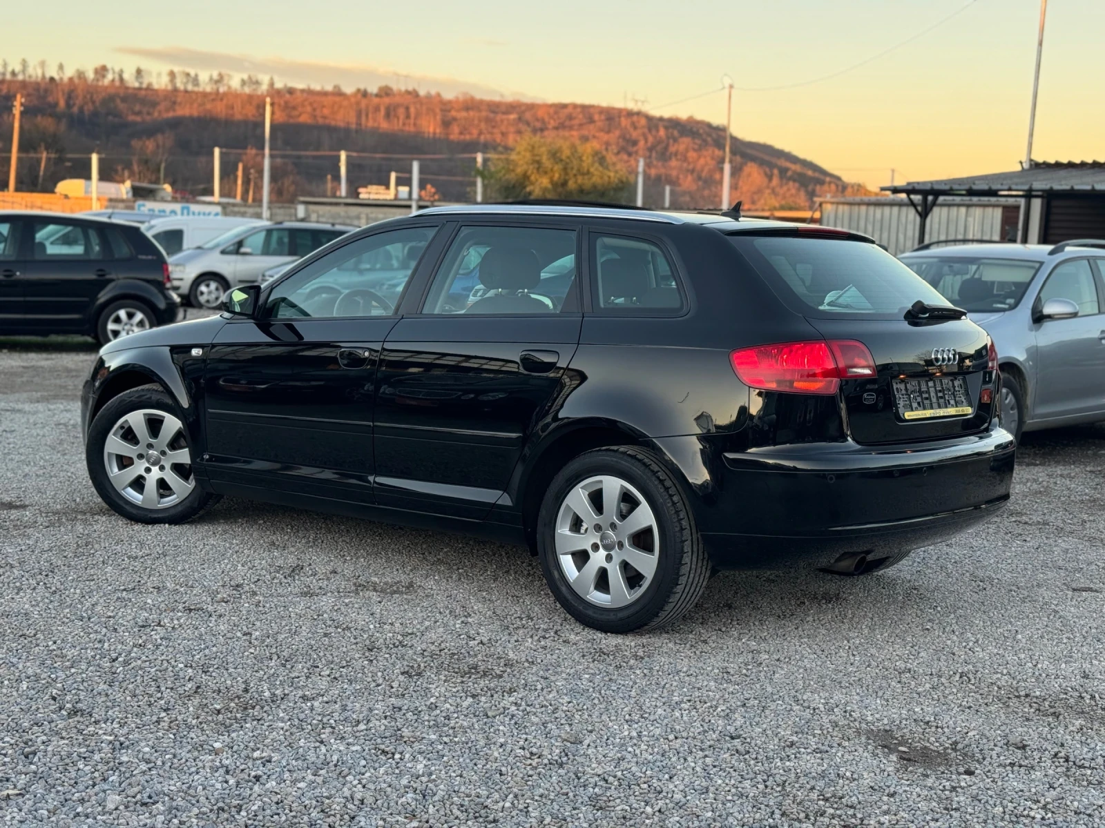 Audi A3 1.6i 102кс АВТОМАТИК ПАНОРАМА ПЕРФЕКТНА  - изображение 8