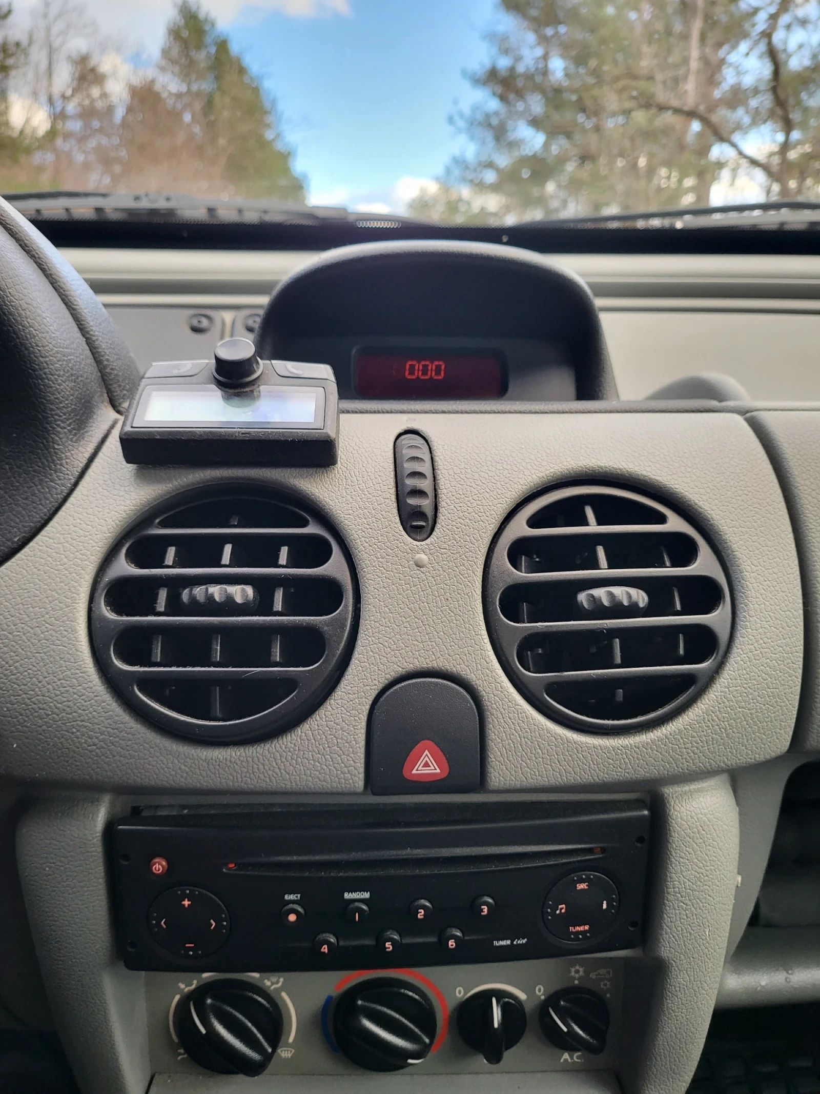 Renault Kangoo 1.6 i 4?4, снимка 6 - Автомобили и джипове - 53623787