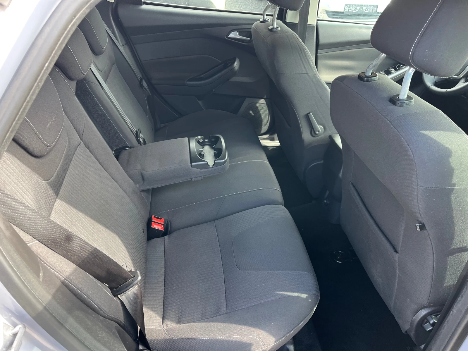 Ford Focus 1.6TDCI, снимка 8 - Автомобили и джипове - 53934634