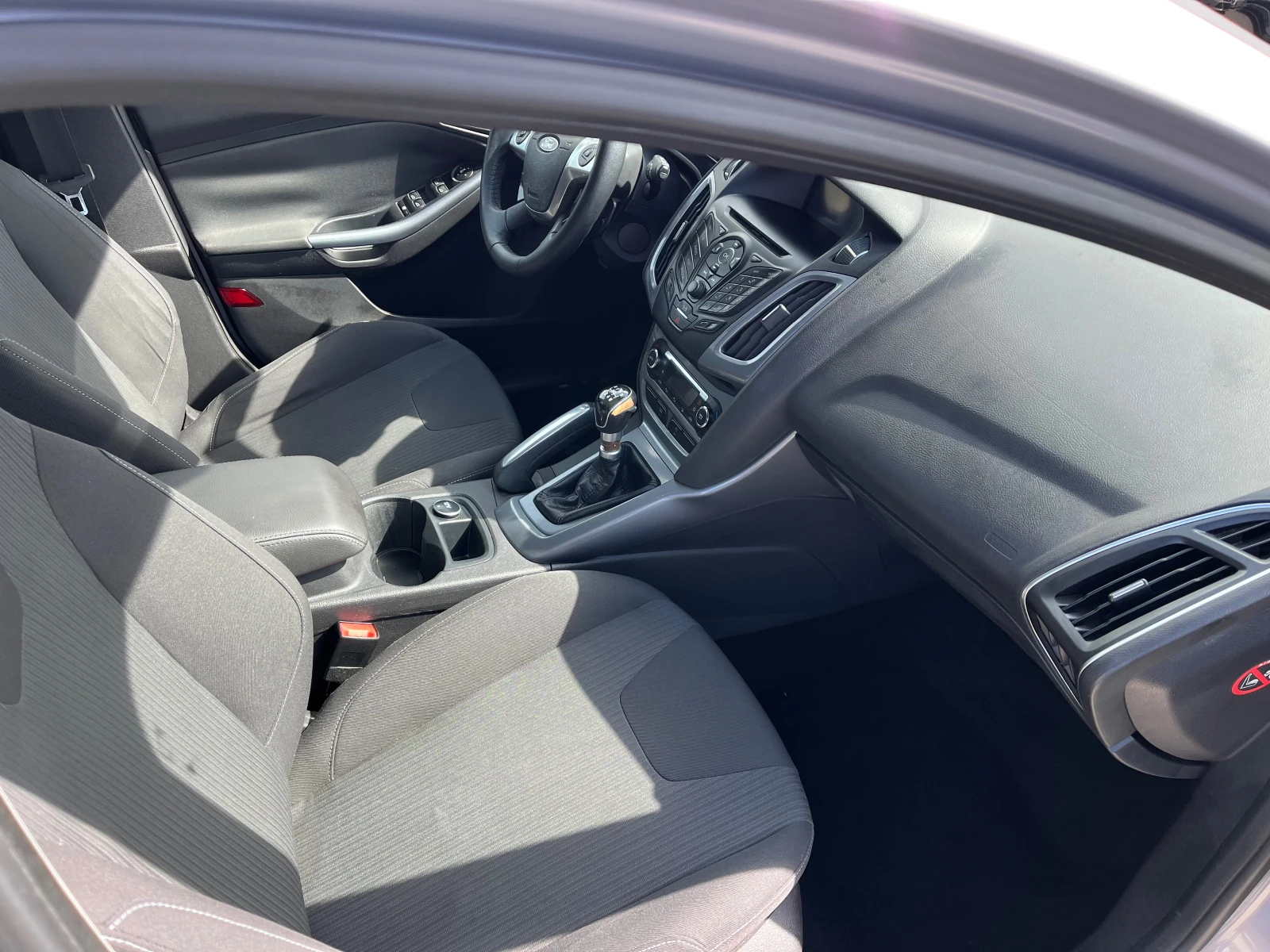 Ford Focus 1.6TDCI, снимка 10 - Автомобили и джипове - 53934634