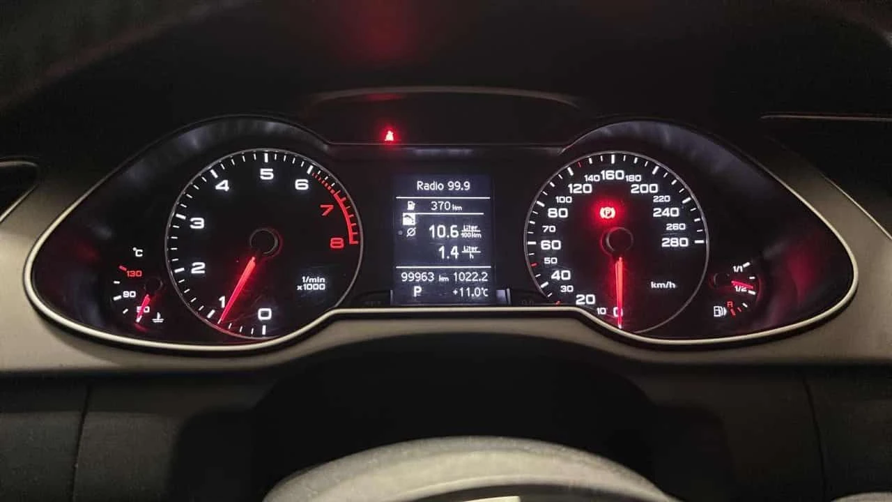 Audi A4 * Komfort plus * CARFAX * ПАНО * KEYLESS* ПОДГРЕВИ, снимка 7 - Автомобили и джипове - 53941045