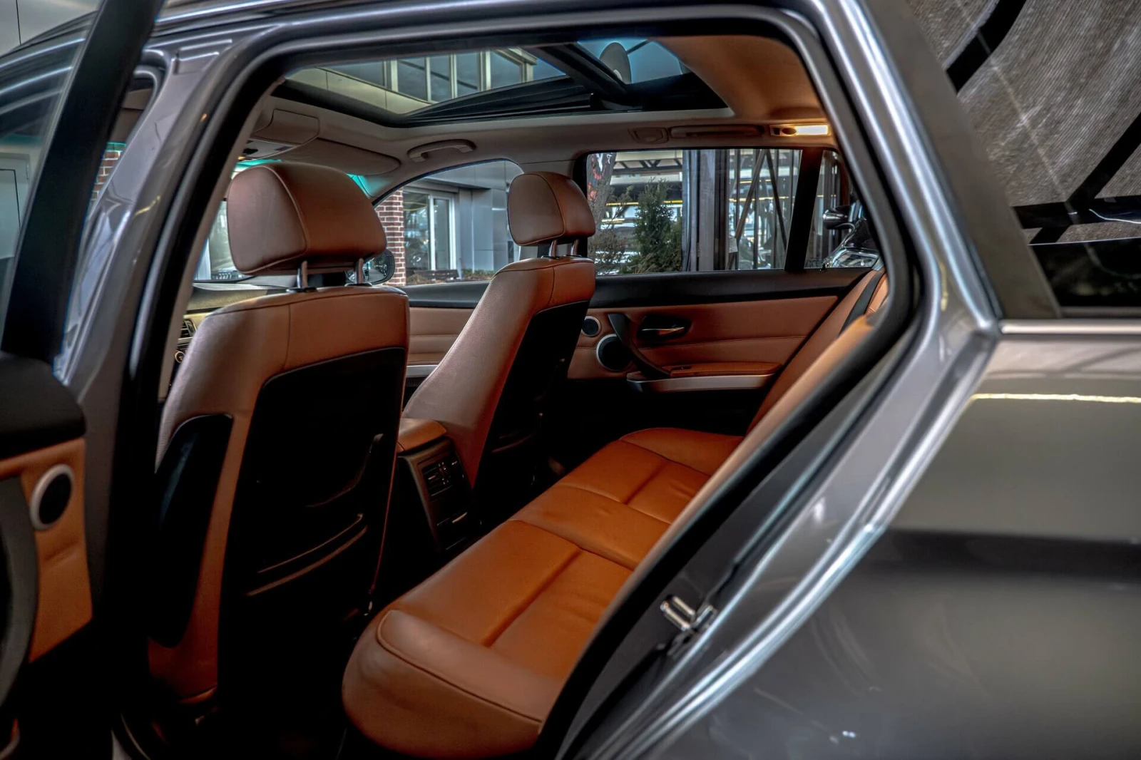 BMW 330 xd/Sport/Recaro/Pro Logic/BiXenon/Панорама/Климатр, снимка 8 - Автомобили и джипове - 53967355