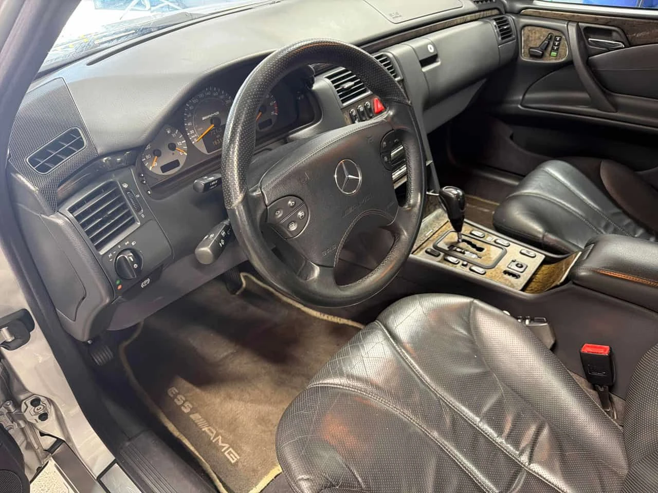 Mercedes-Benz E 55 * 5.5L * CARFAX * БЕЗ ПЪРВОНАЧАЛНА ВНОСКА, снимка 5 - Автомобили и джипове - 54107952