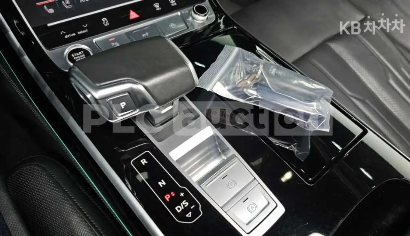 Audi A8 BANG&OLUFSEN* HUD* DVD, снимка 14 - Автомобили и джипове - 54178626