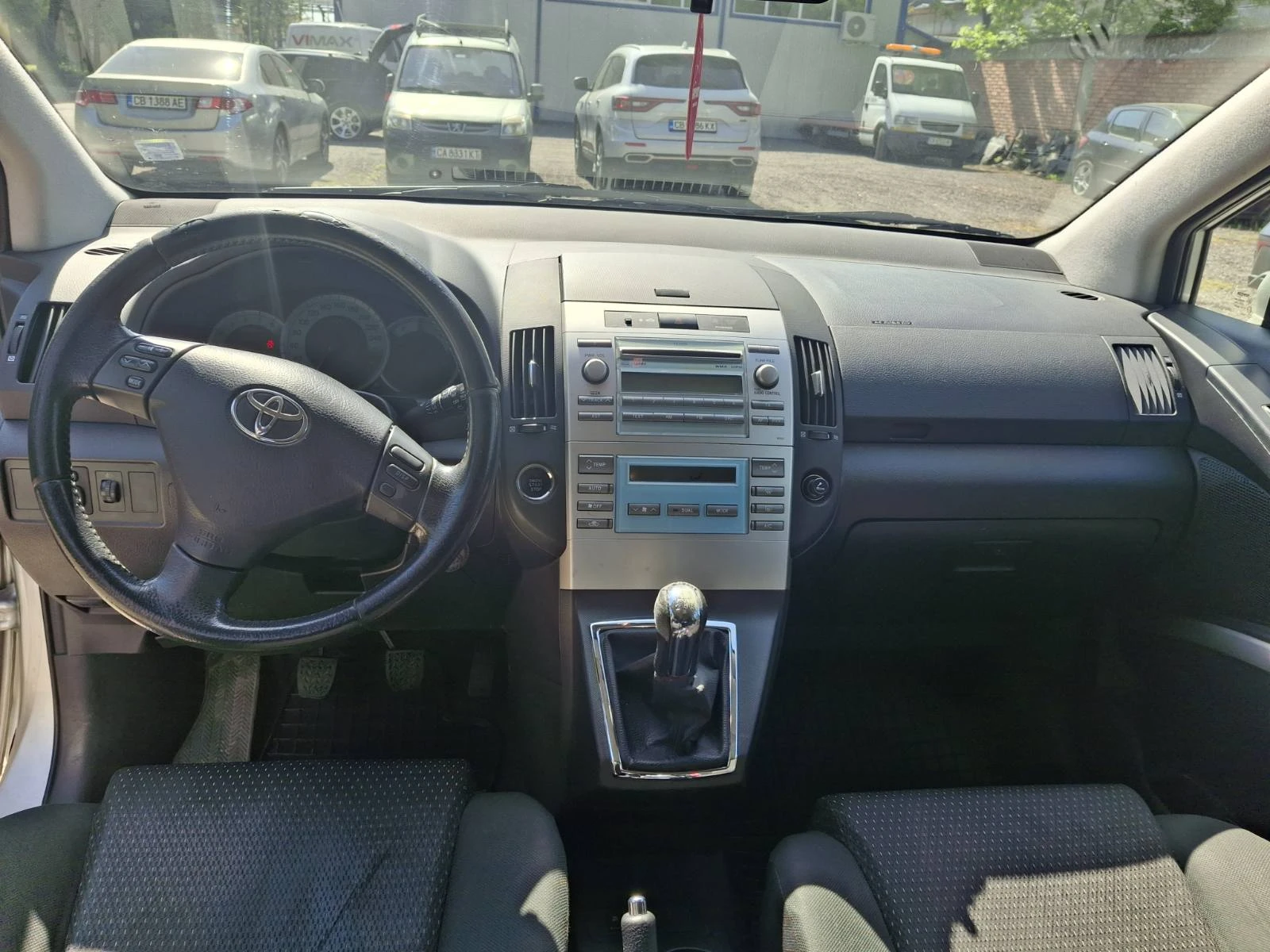 Toyota Corolla verso, снимка 4 - Автомобили и джипове - 54444364