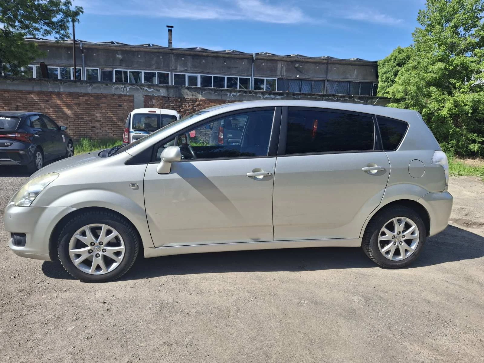 Toyota Corolla verso, снимка 2 - Автомобили и джипове - 54444364