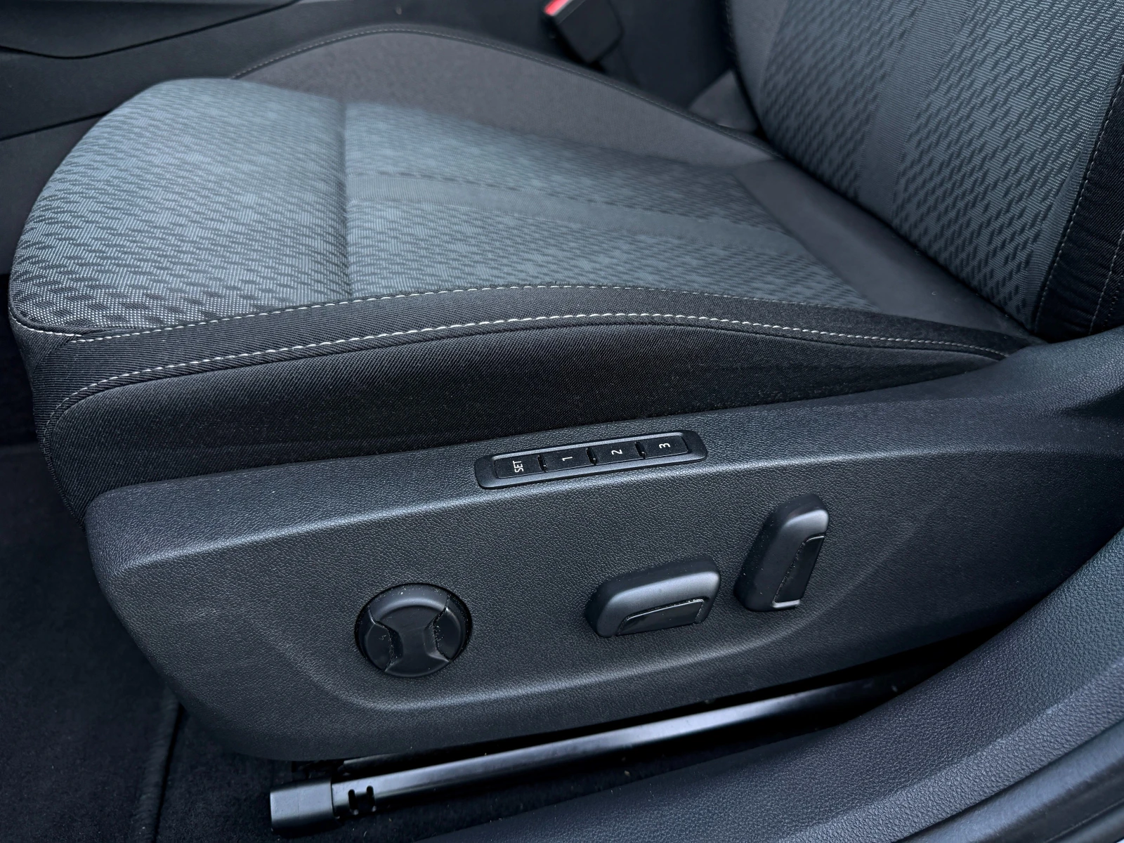 Skoda Octavia DIGITAL COCKPIT CANTON LED AMBIENTE CAMERA KEYLESS | Mobile.bg � ����������� 12