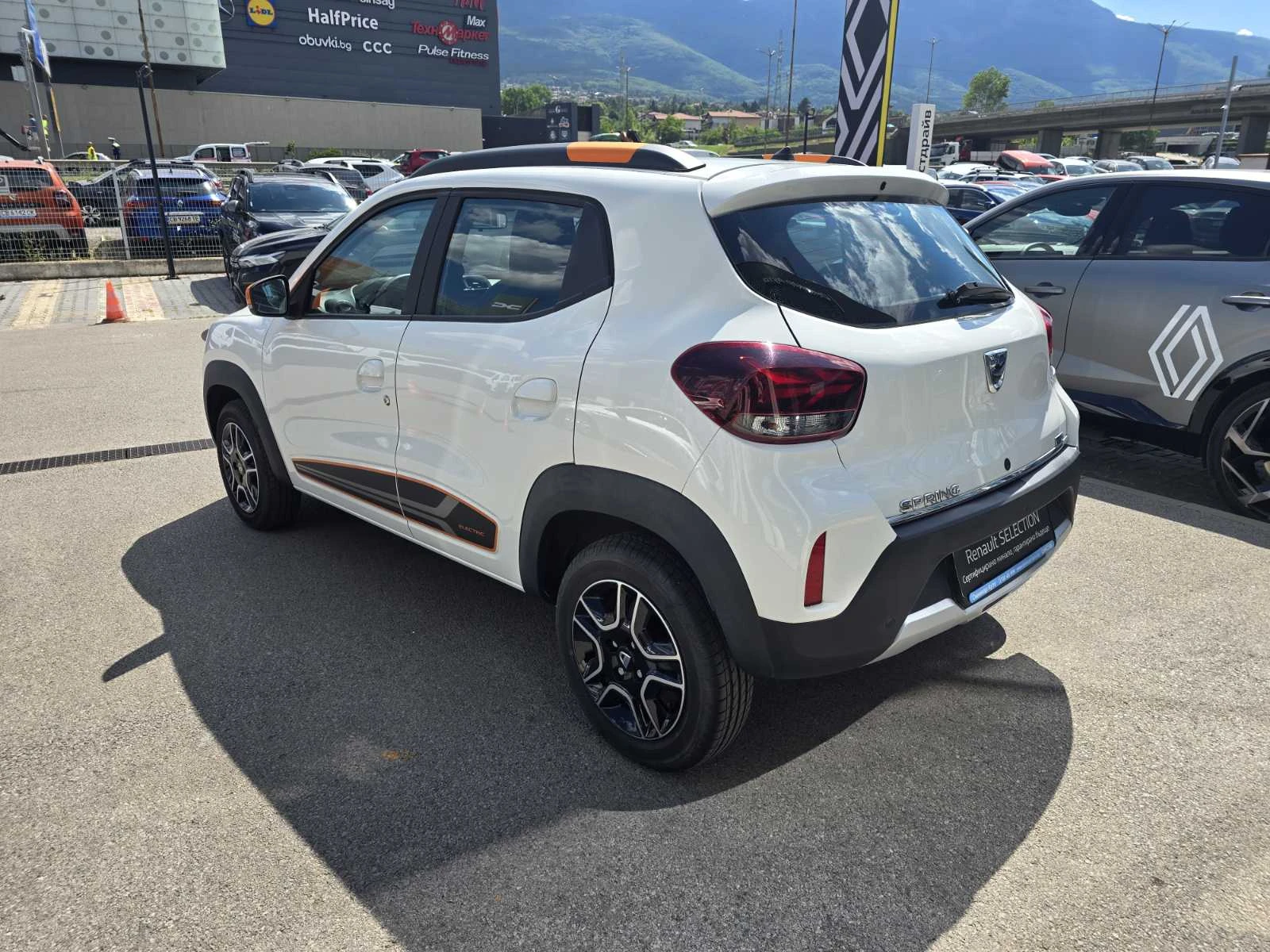 Dacia Spring 33 kW/h, снимка 4 - Автомобили и джипове - 55077822