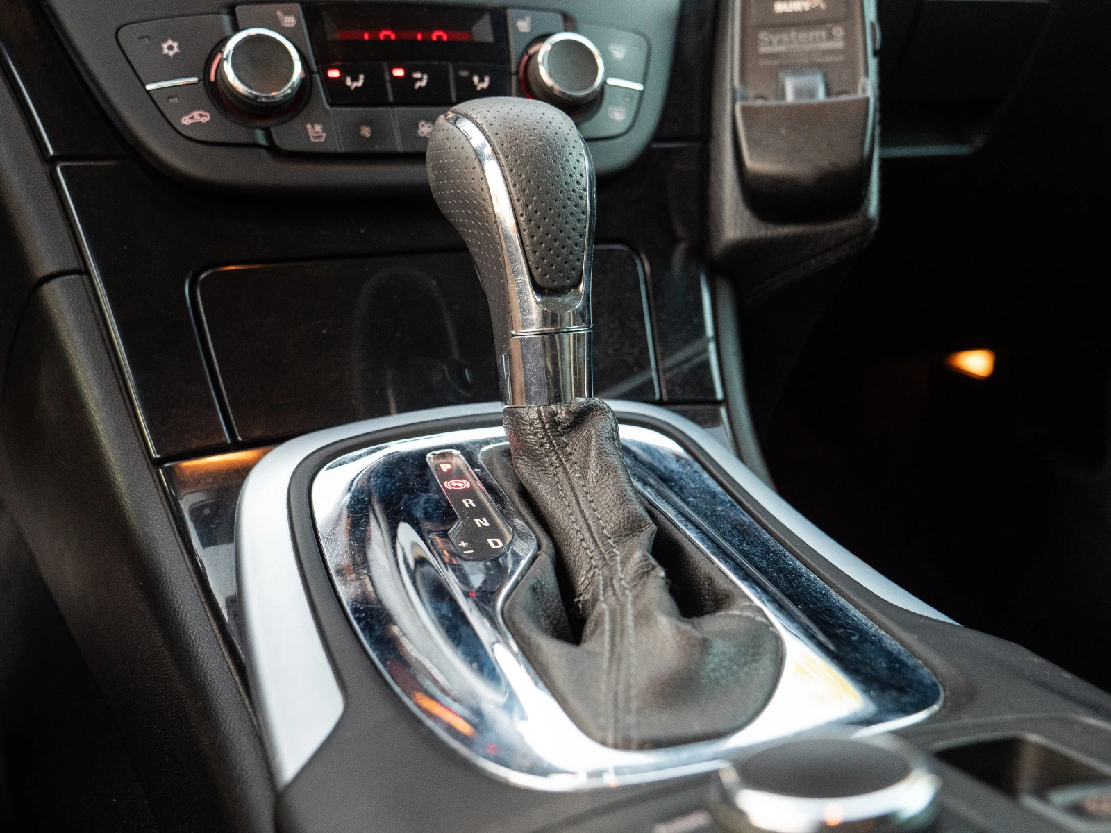 Opel Insignia A20DTH, снимка 11 - Автомобили и джипове - 55548611
