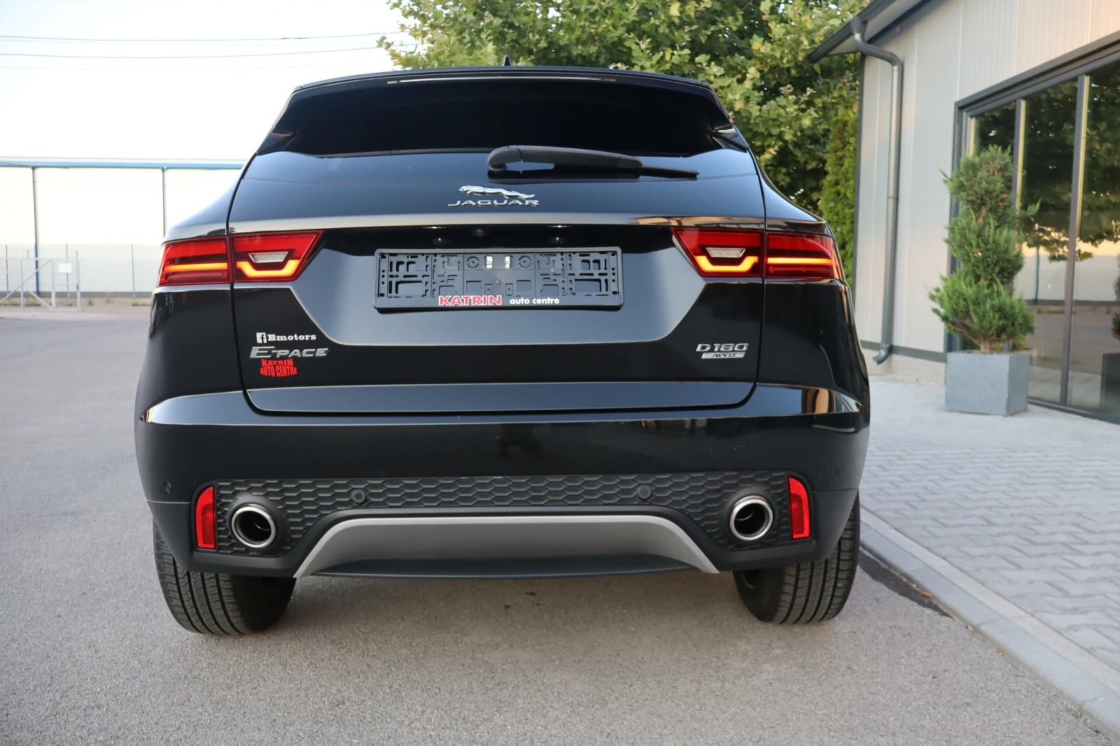 Jaguar E-pace 2.0* SPORT* FULL* 151000KM* , снимка 6 - Автомобили и джипове - 55700317
