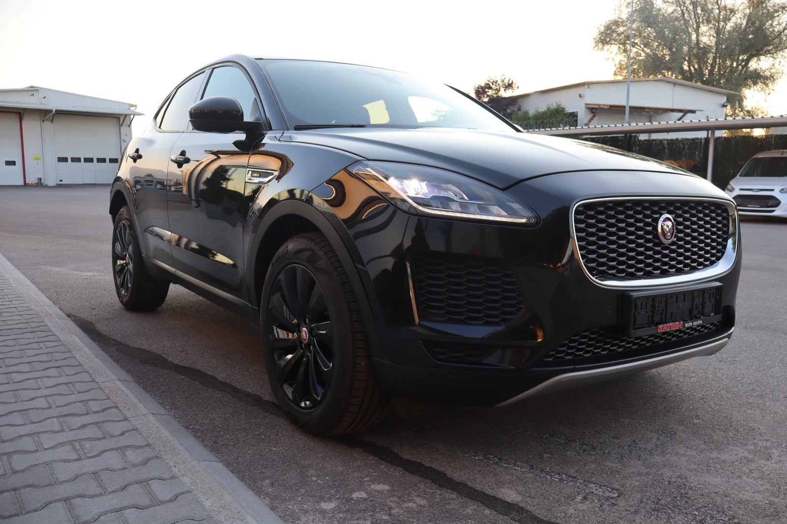 Jaguar E-pace 2.0* SPORT* FULL* 151000KM* , снимка 3 - Автомобили и джипове - 55700317