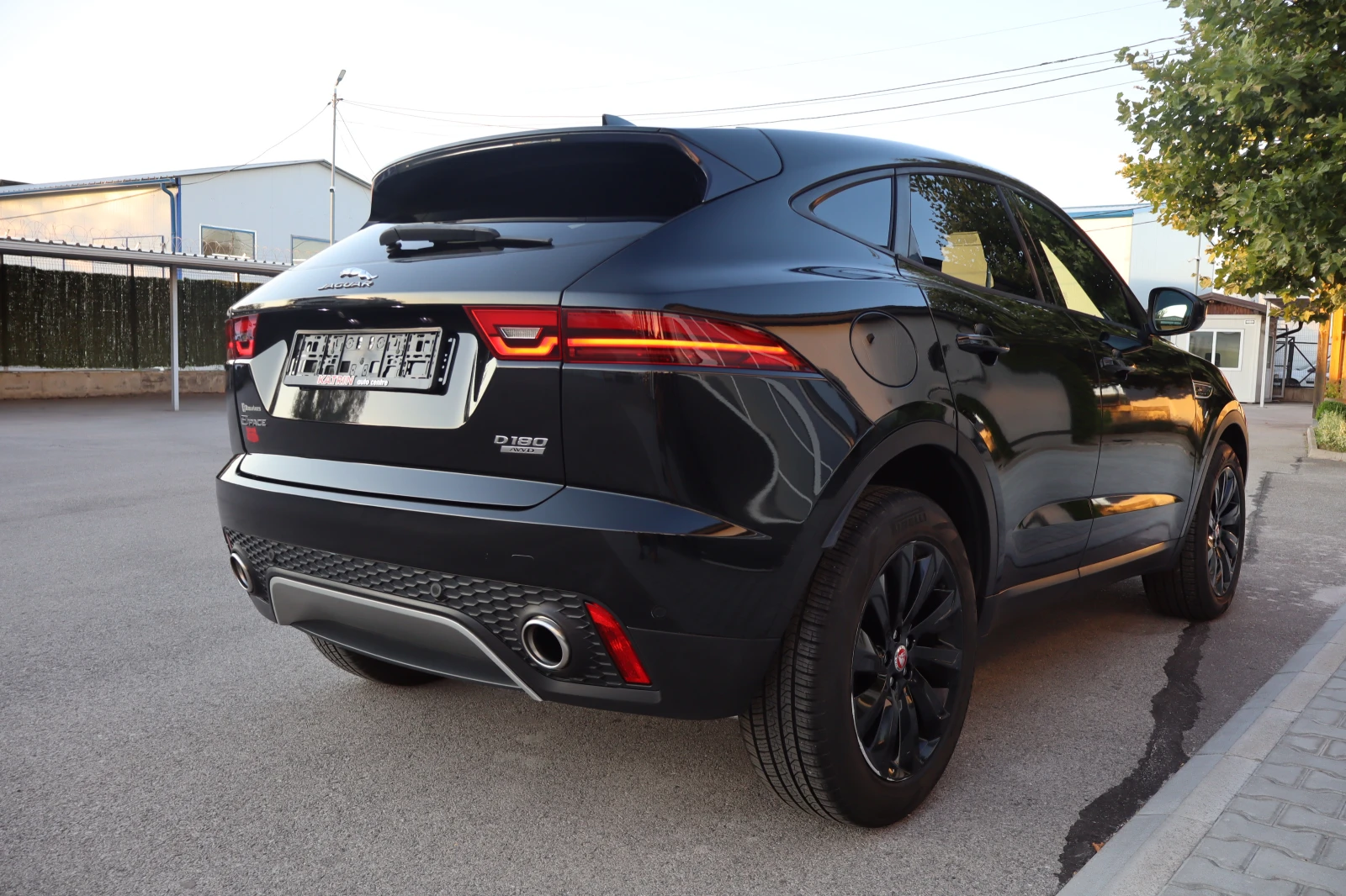 Jaguar E-pace 2.0* SPORT* FULL* 151000KM* , снимка 5 - Автомобили и джипове - 55700317