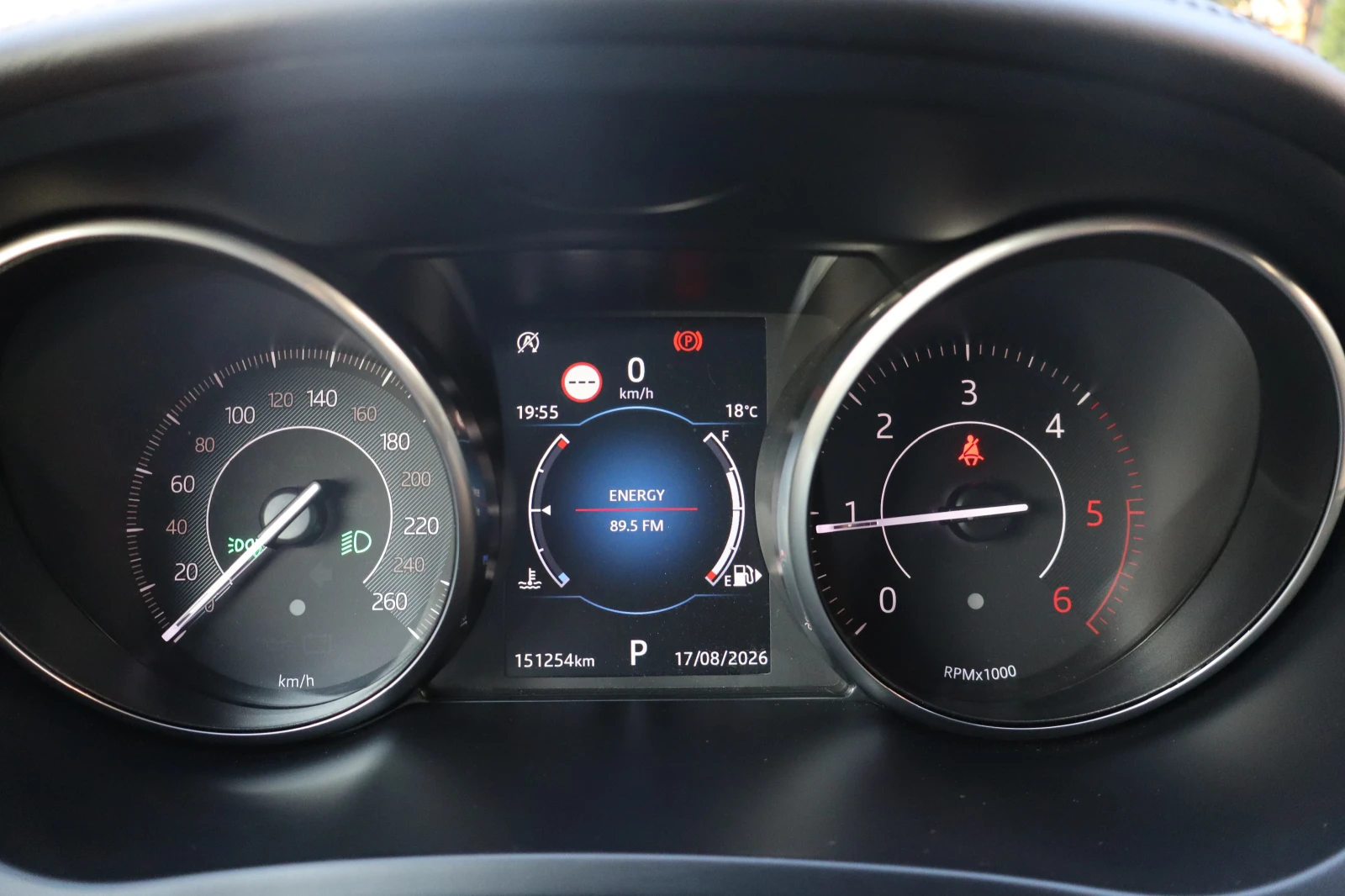 Jaguar E-pace 2.0* SPORT* FULL* 151000KM* , снимка 10 - Автомобили и джипове - 55700317