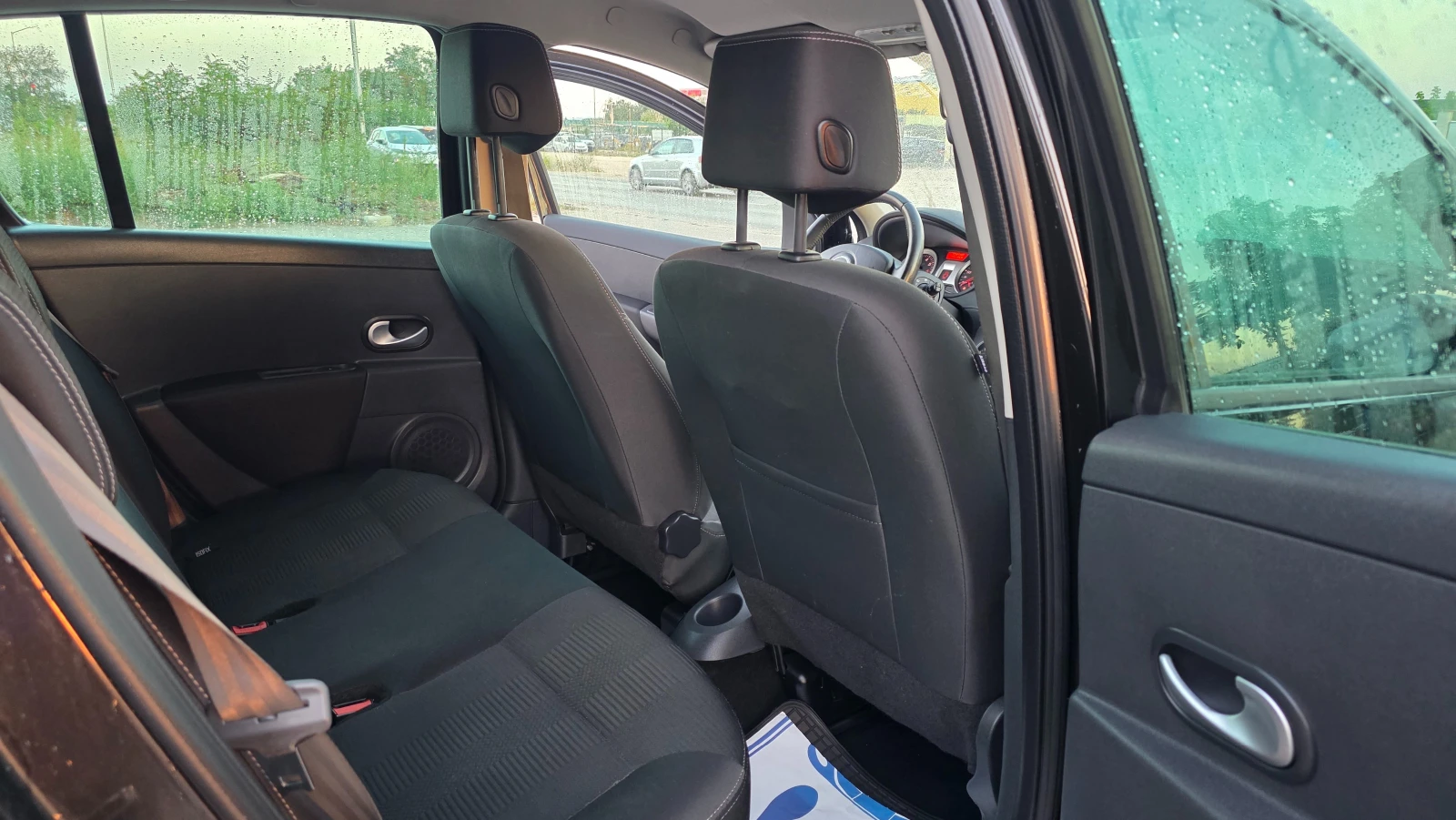 Renault Clio УНИКАЛНА, снимка 9 - Автомобили и джипове - 55871816