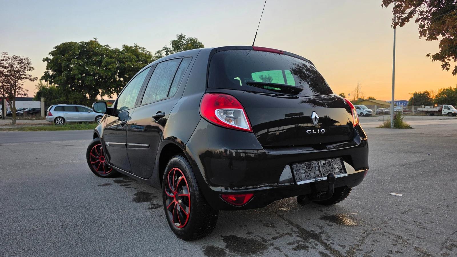 Renault Clio УНИКАЛНА, снимка 4 - Автомобили и джипове - 55871816