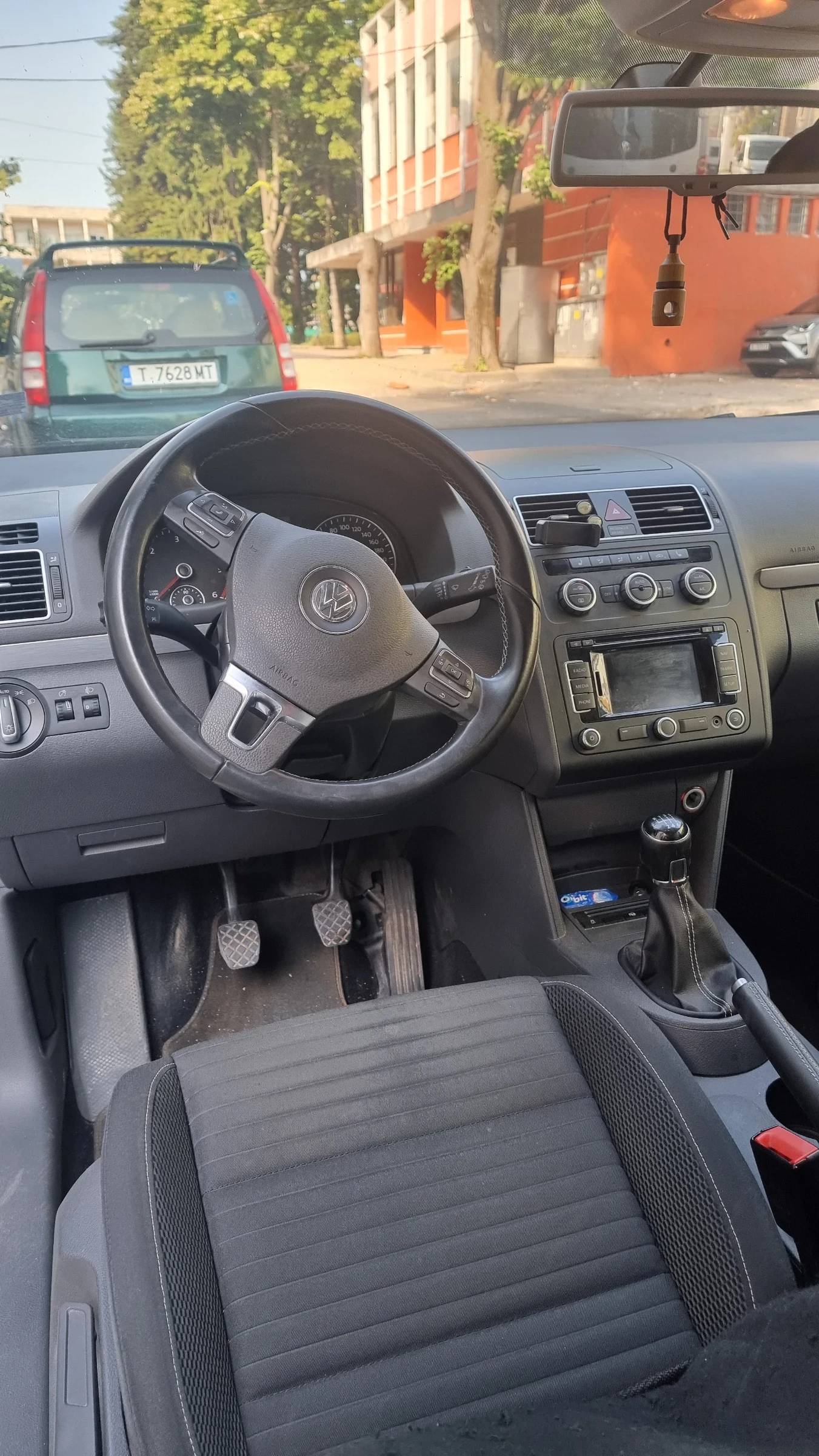 VW Touran, снимка 5 - Автомобили и джипове - 55972205