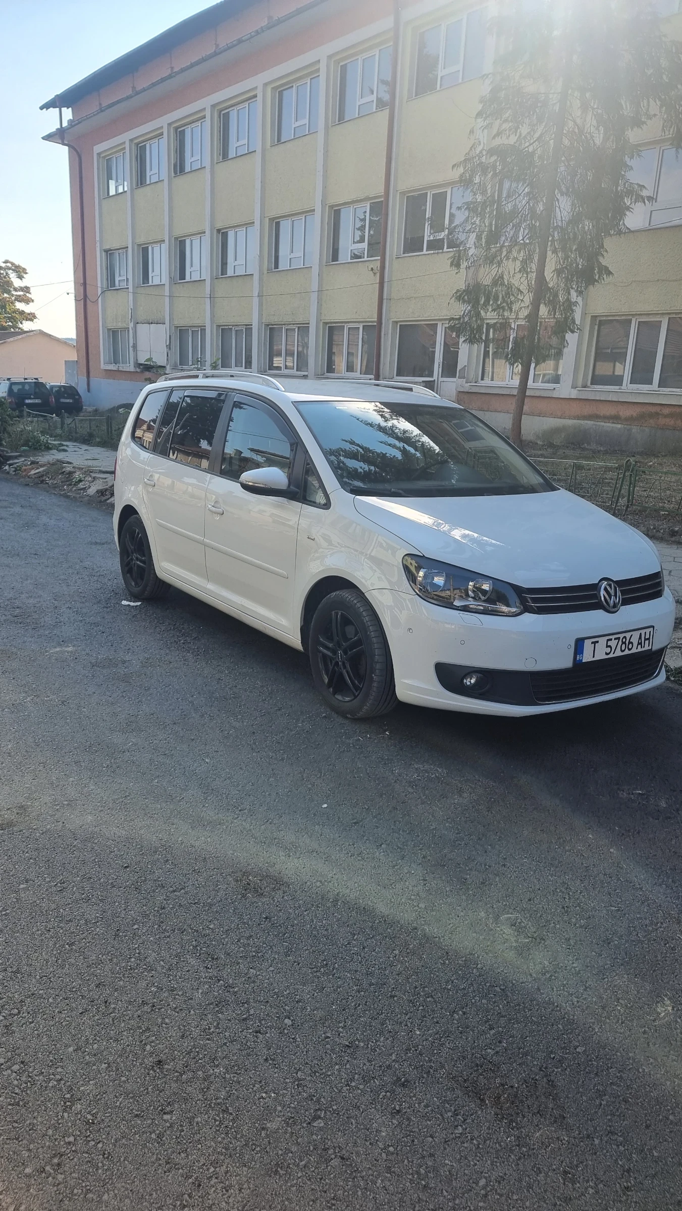 VW Touran, снимка 2 - Автомобили и джипове - 55972205