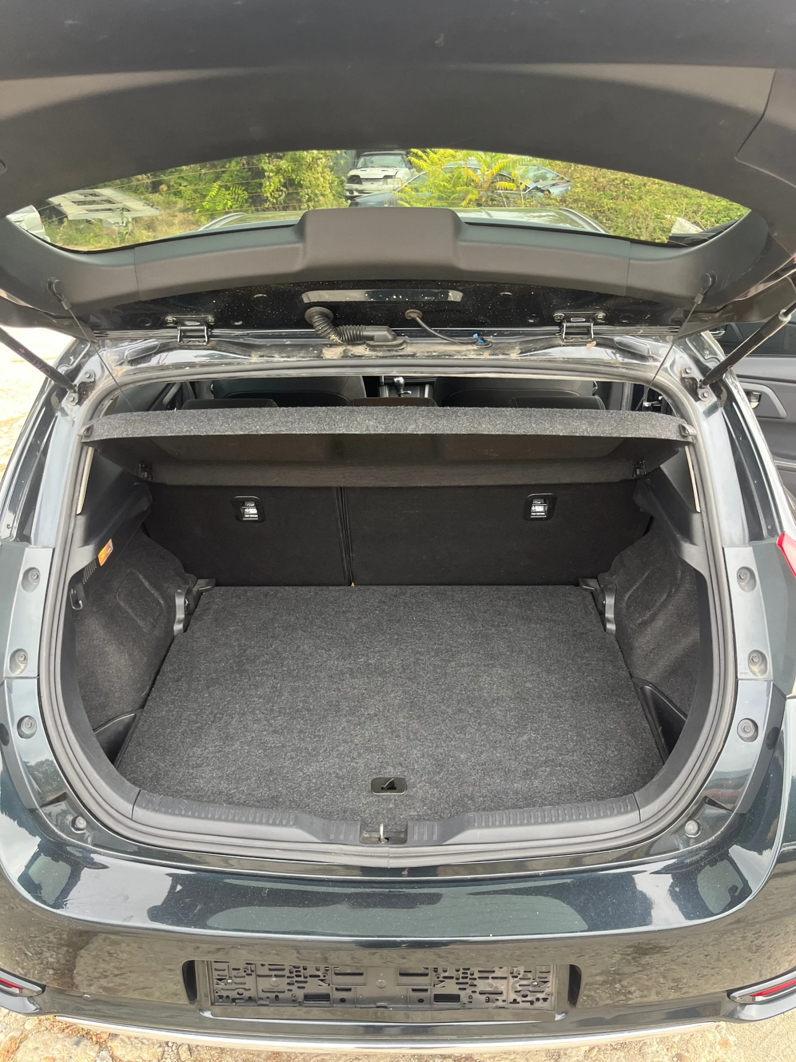Toyota Auris 1.6 d4d lounge carplay full led, снимка 7 - Автомобили и джипове - 56220299