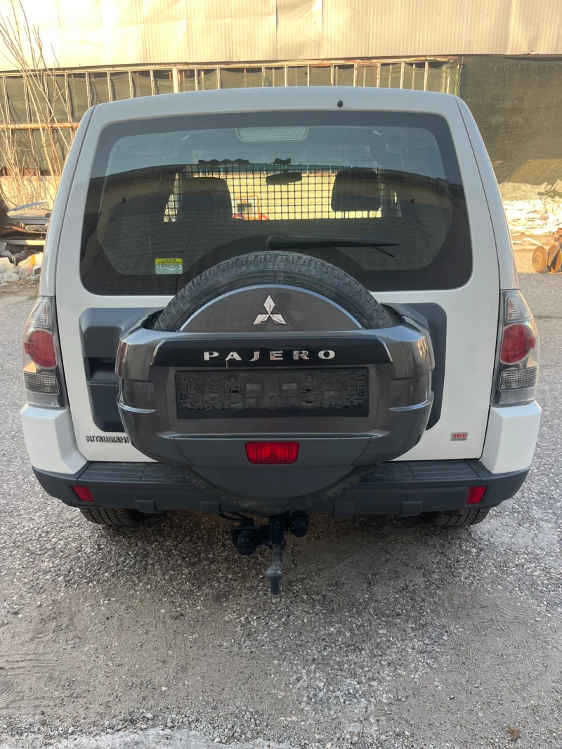 Mitsubishi Pajero Di-D 3.2, снимка 10 - Автомобили и джипове - 51583199