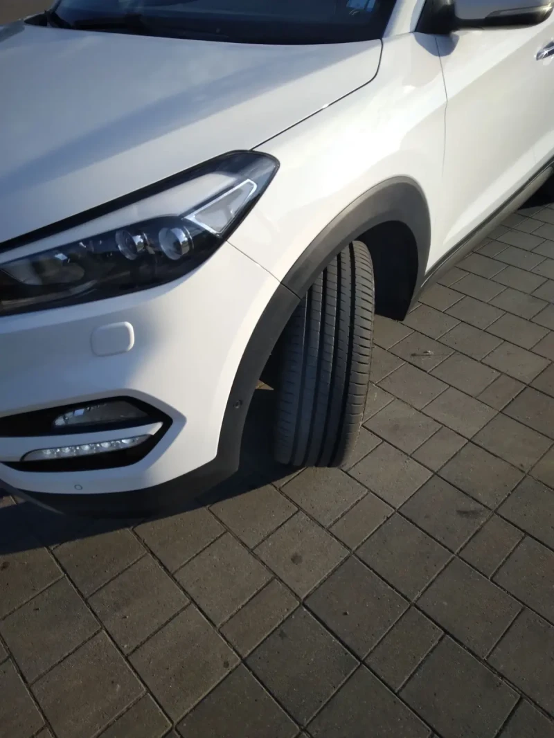 Hyundai Tucson, снимка 5 - Автомобили и джипове - 52130440