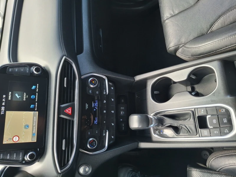 Hyundai Santa fe 2.2CRDI 4x4 Панорама7 Места Фул Топ, снимка 16 - Автомобили и джипове - 52130777