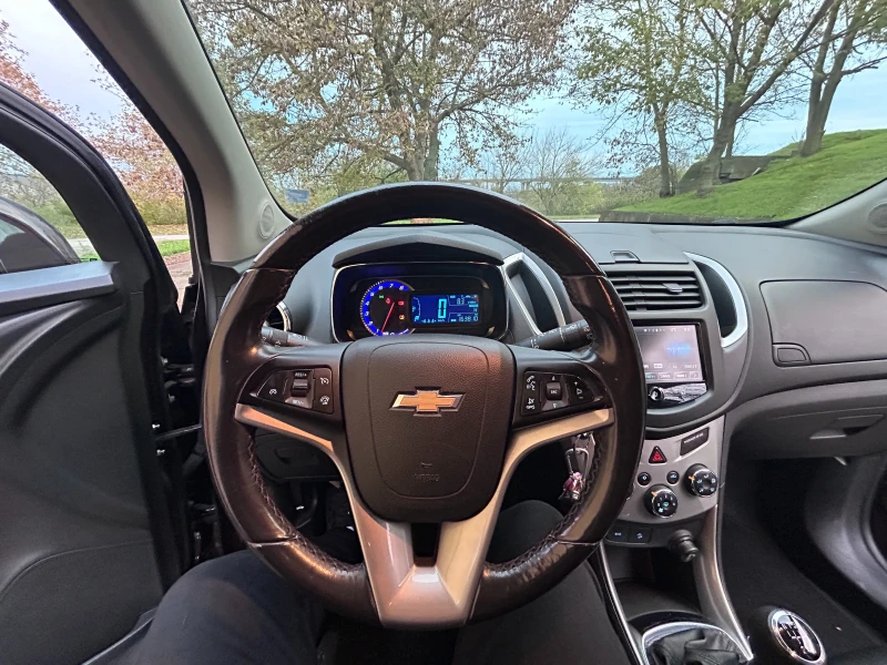 Chevrolet Trax 1.4T 4X4, снимка 4 - Автомобили и джипове - 52473364
