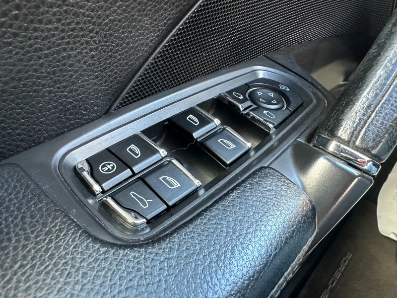 Porsche Cayenne 3.0d 245 к.с. , снимка 15 - Автомобили и джипове - 52883540