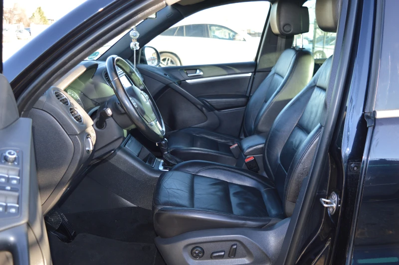 VW Tiguan VW Tiguan R-LINE AUTOMAT 4X4 FACELIFT, снимка 5 - Автомобили и джипове - 53053560