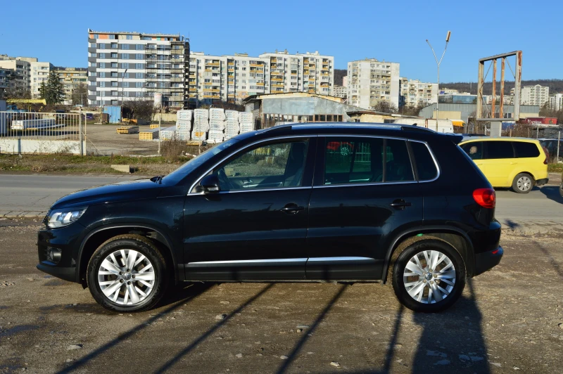 VW Tiguan VW Tiguan R-LINE AUTOMAT 4X4 FACELIFT, снимка 4 - Автомобили и джипове - 53053560