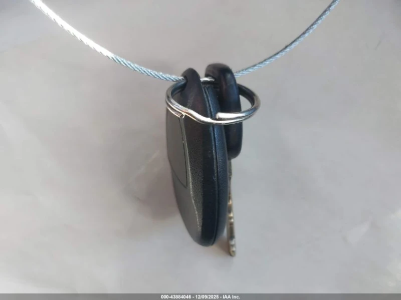 Chevrolet Suburban 5.3L V-8 VVT, 320HP 4X2 Drive, снимка 3 - Автомобили и джипове - 53077896