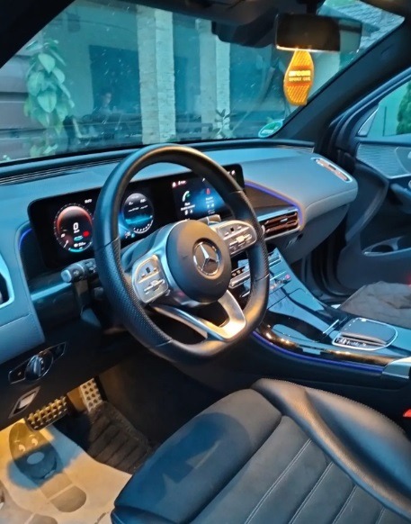 Mercedes-Benz EQC 400 4Matic AMG-Line, снимка 6 - Автомобили и джипове - 45358532