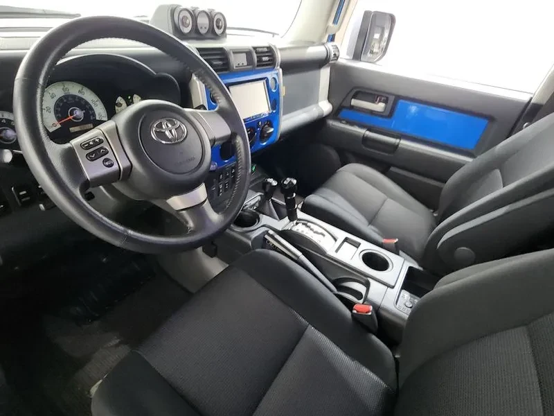 Toyota Fj cruiser 4WD V6, снимка 7 - Автомобили и джипове - 54961673