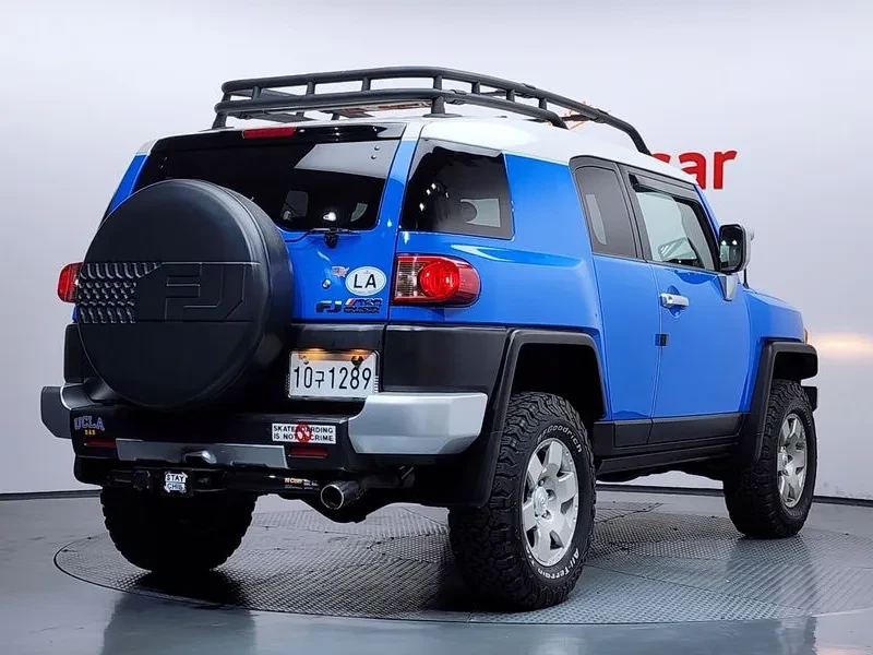 Toyota Fj cruiser 4WD V6, снимка 2 - Автомобили и джипове - 54961673