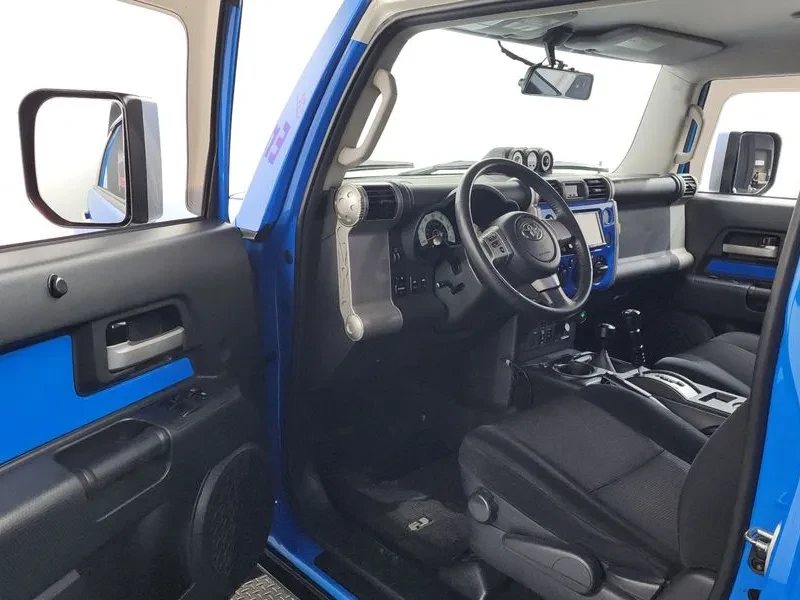 Toyota Fj cruiser 4WD V6, снимка 10 - Автомобили и джипове - 54961673