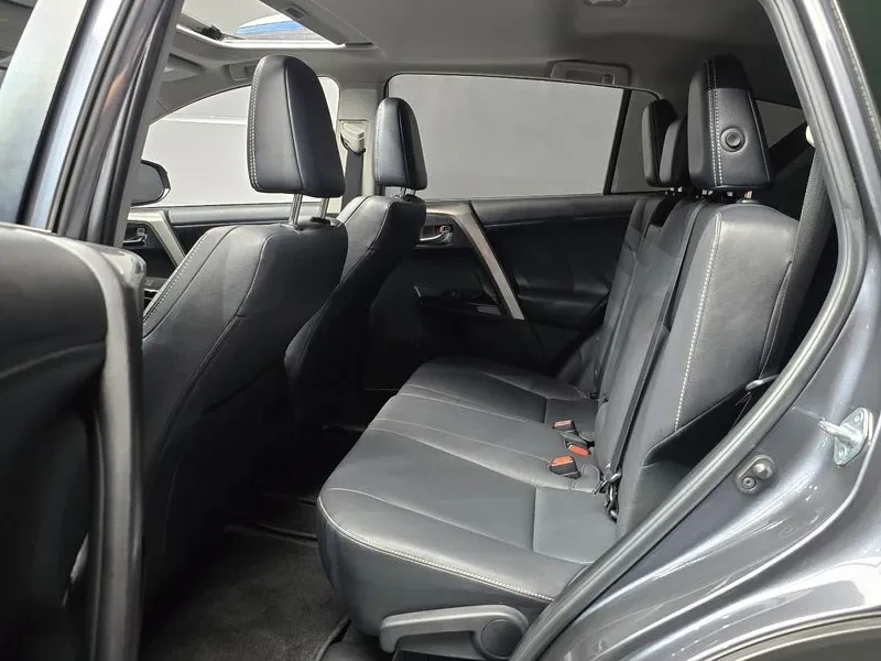 Toyota Rav4 2.5 2Wd 4Th Generation, снимка 12 - Автомобили и джипове - 56354494