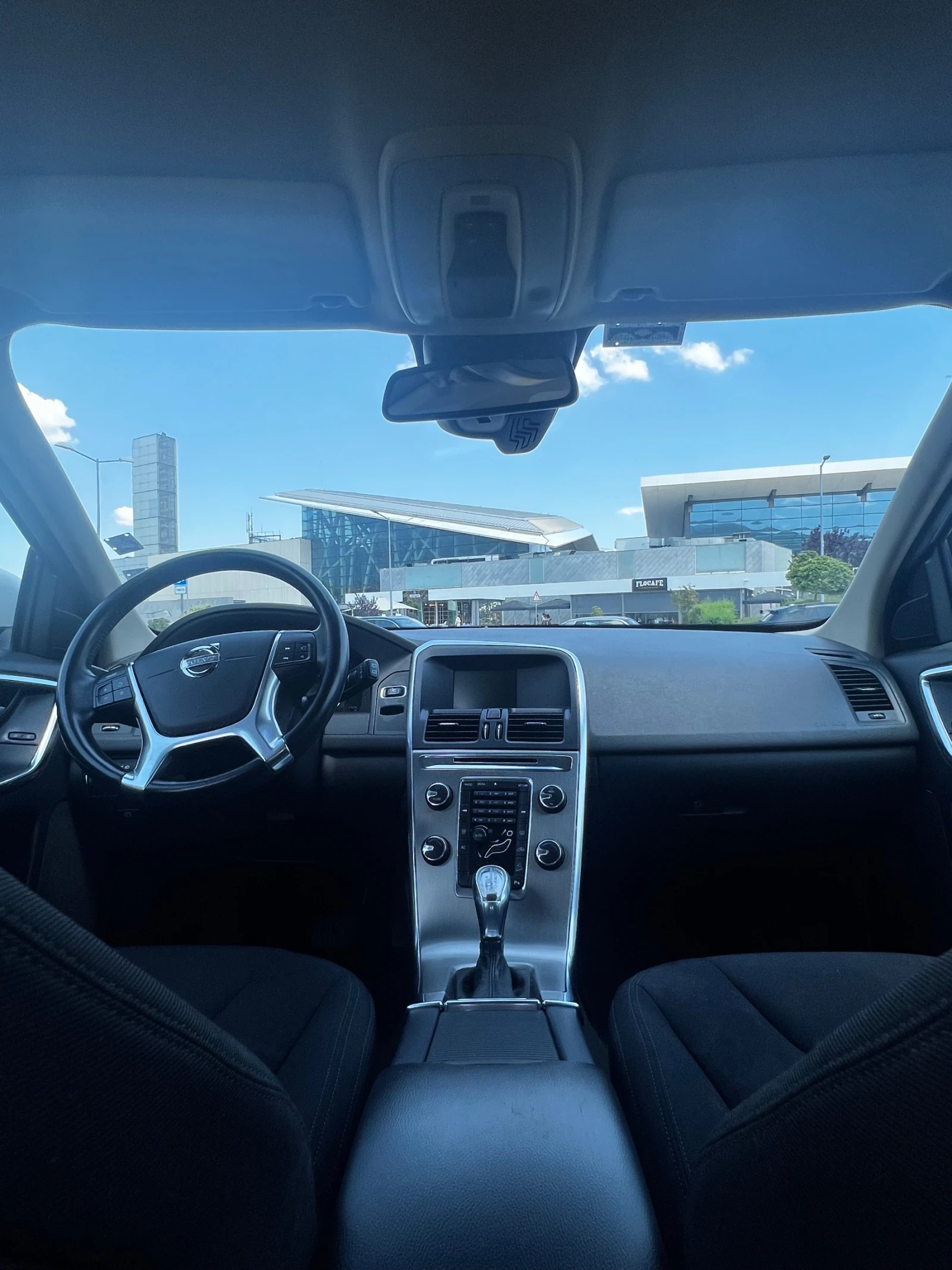 Volvo XC60 D4 - изображение 3