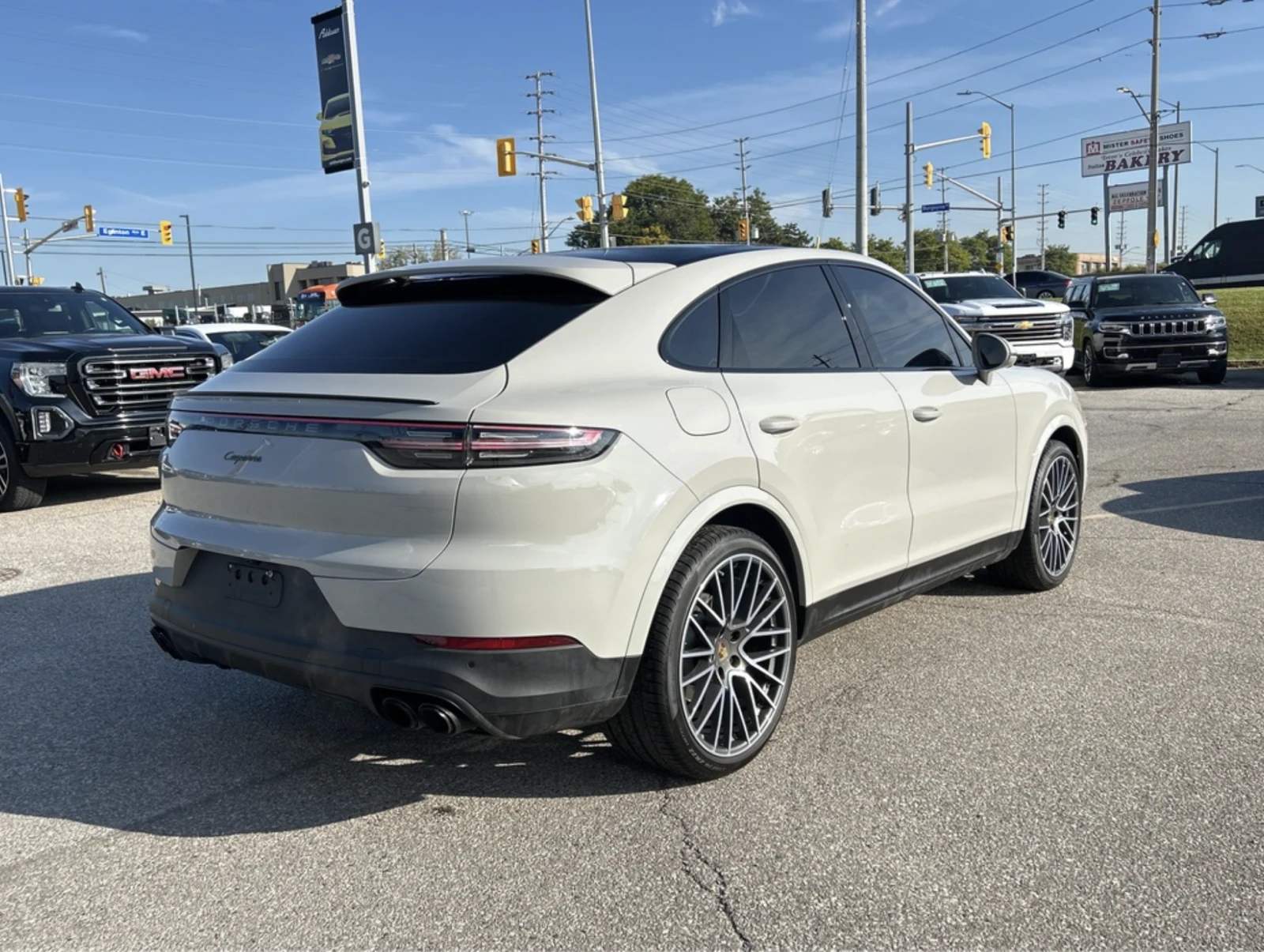 Porsche Cayenne 2023 Porsche Cayenne Platinum Edition Coupe - изображение 6