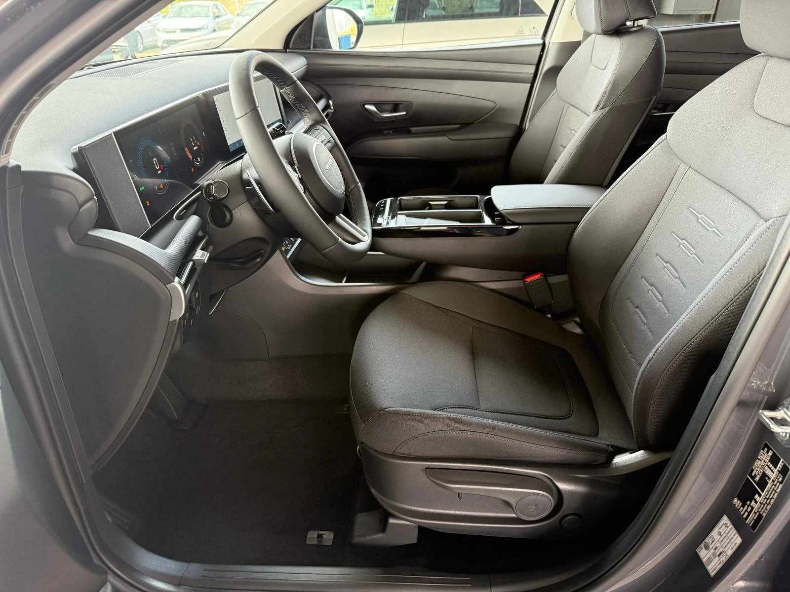 Hyundai Tucson 1.6 T-GDI, снимка 5 - Автомобили и джипове - 53770312