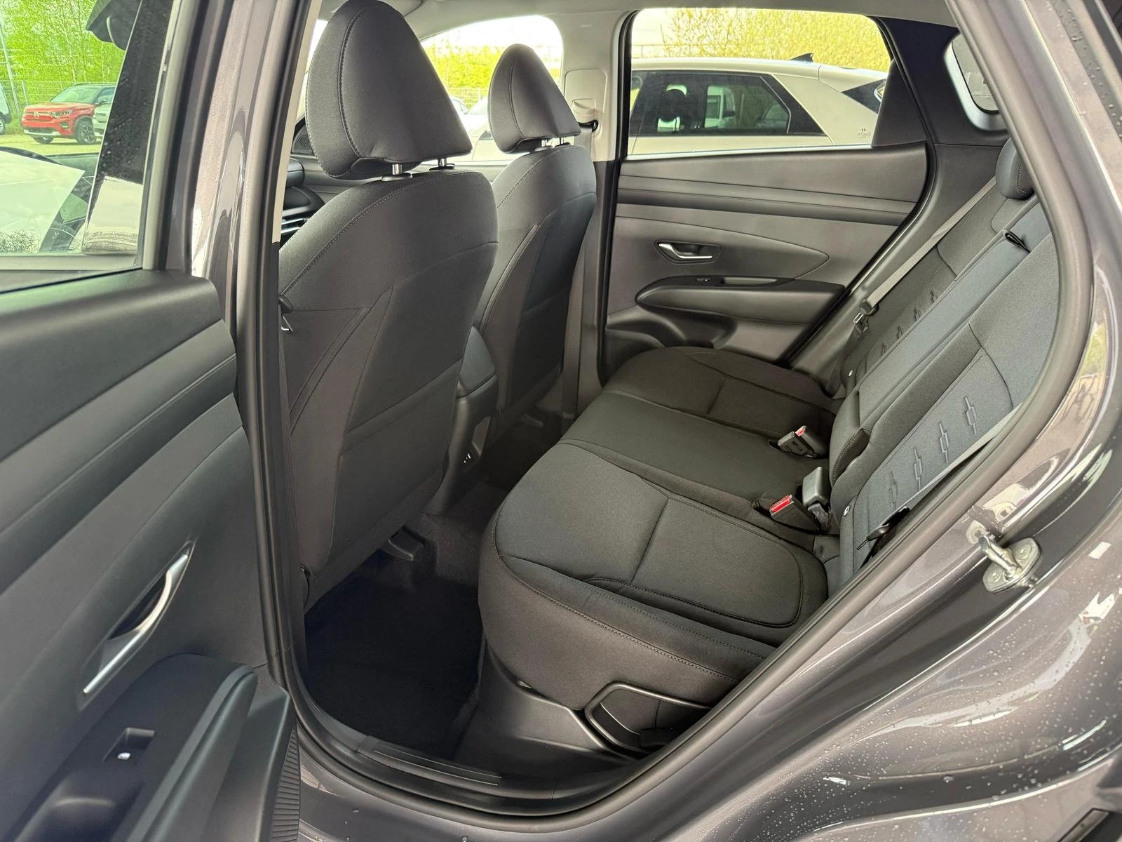Hyundai Tucson 1.6 T-GDI, снимка 8 - Автомобили и джипове - 53770312