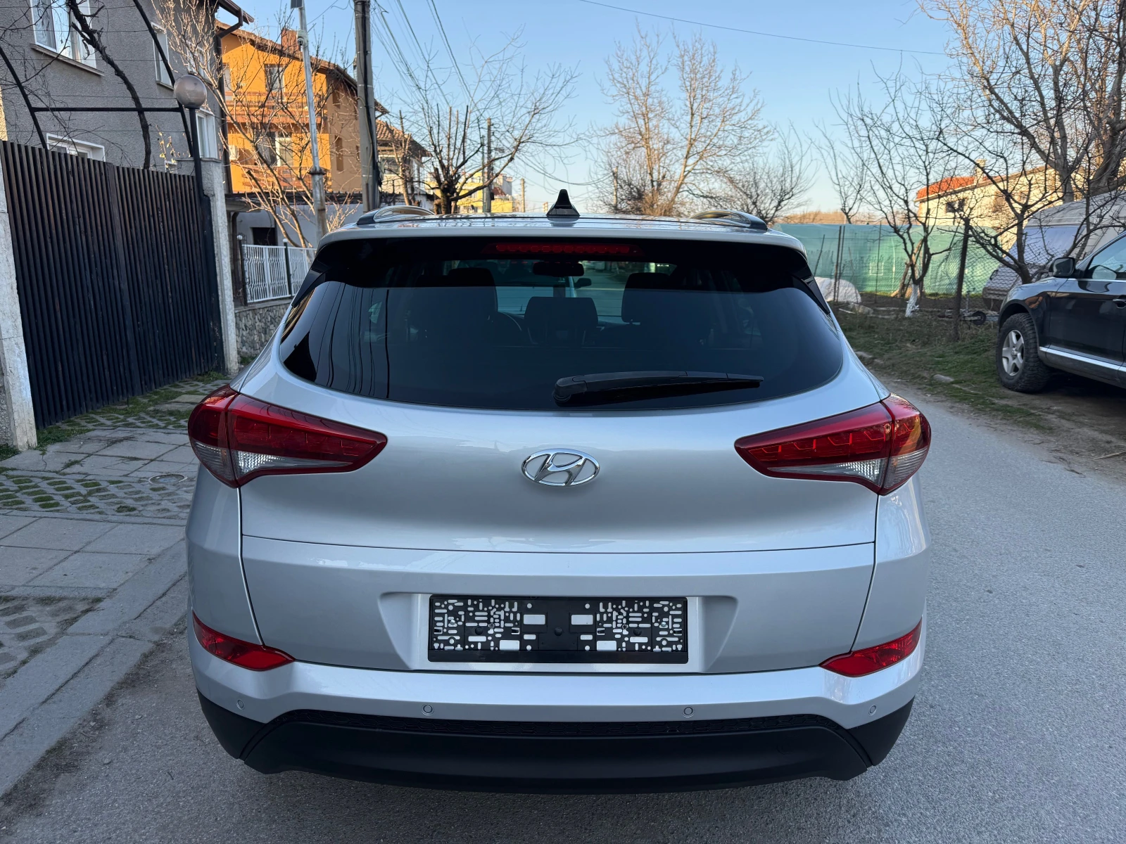 Hyundai Tucson 1.7CRDI PREMIUM-PANORAMA-NAVI-KAMERA, снимка 4 - Автомобили и джипове - 53818060
