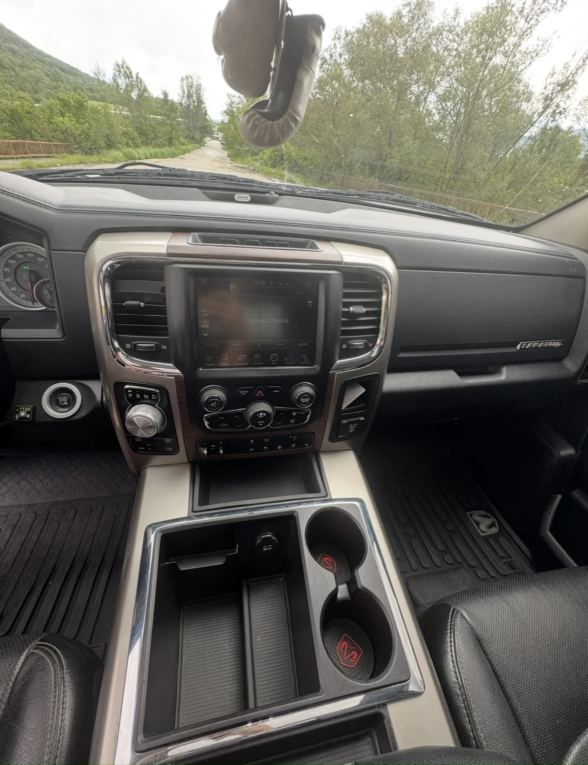 Dodge RAM 1500, снимка 6 - Автомобили и джипове - 54634177
